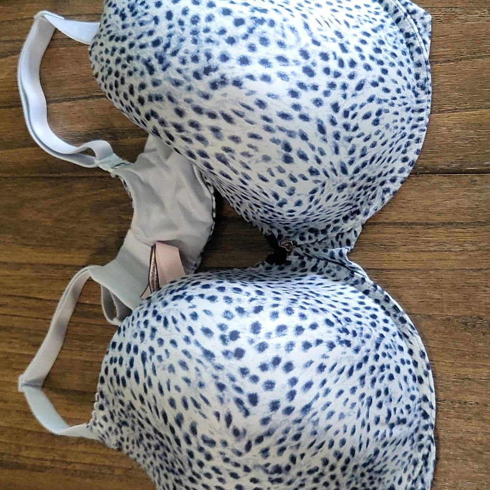 44DD Victoria's Secret Bra